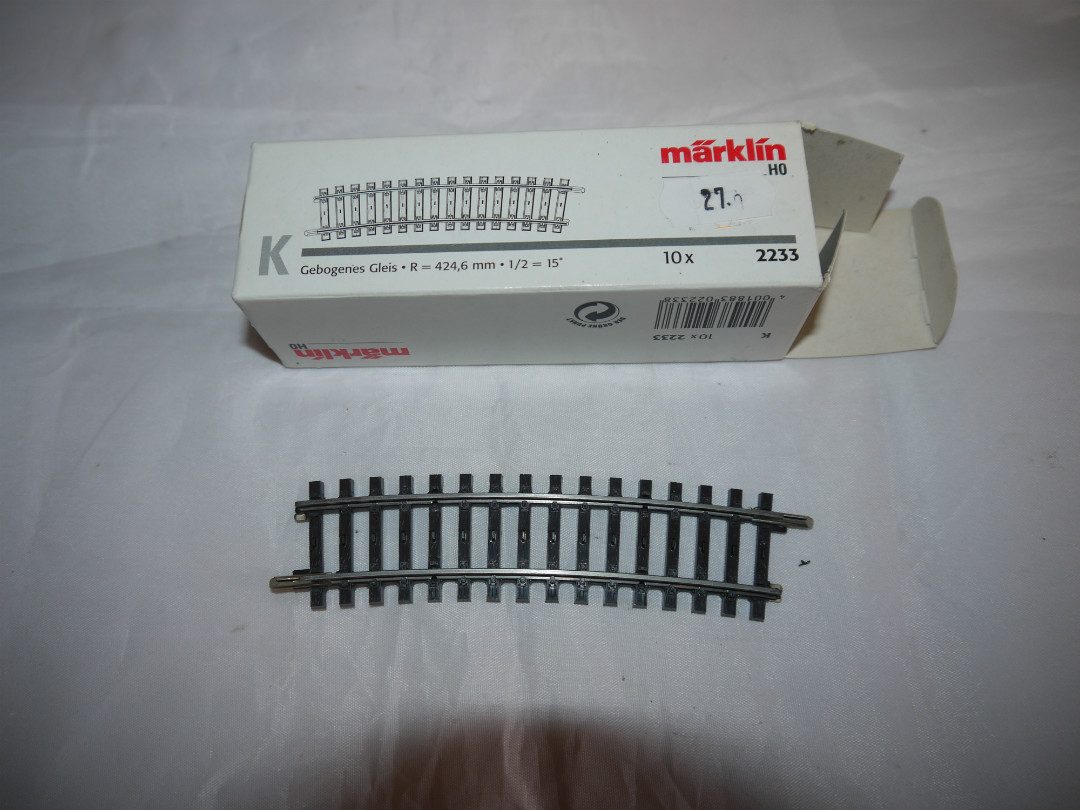 Märklin 2233 1/2 Bue 2 K skinne Ny. Pris pr styk  H0 AC