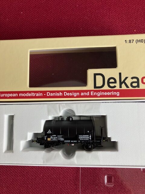DEKAS 871027 DSB ZE 502 552 Kalundborg Oliraffinaderi ca 1948-58. H0 DC