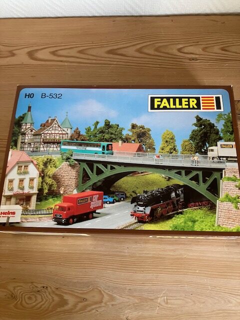 Faller B 532 Byggesæt Vej Bro 15,5x40x8,3. cm H0  Nyt