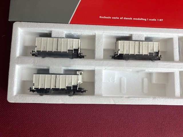 Hobby Trade DSB  Q 3 Vogne QH 31963-QH 31975-QR 36070  Som nye fra Samling.