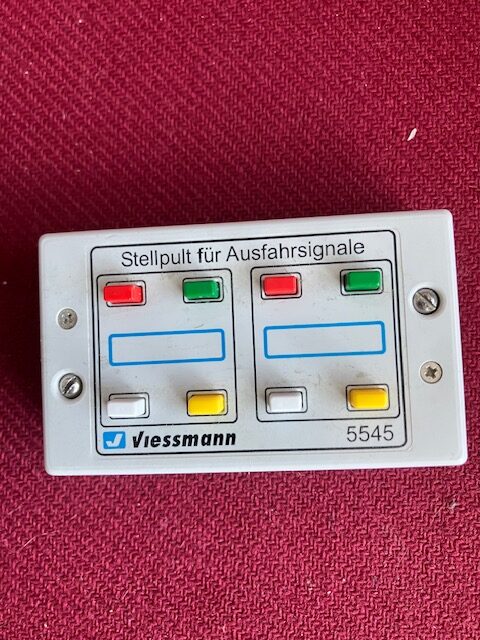Viessmann 5545 Stelpult Til udkørsels signaler Let Brugt. nypris 179 kr