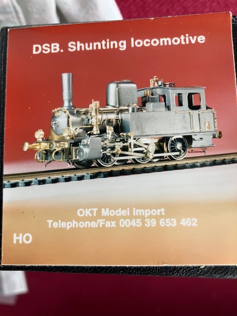 OKT Buggesæt DSB F maskine Som ny i Æske umalet. H0 Med Motor.