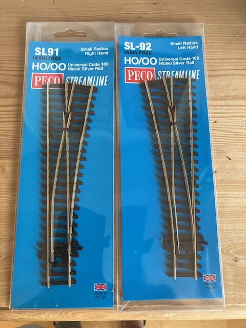 PECO SL 91 og 92 Insulfrog H0 00 Code 100 nickel silver Rail. Pris pr stk