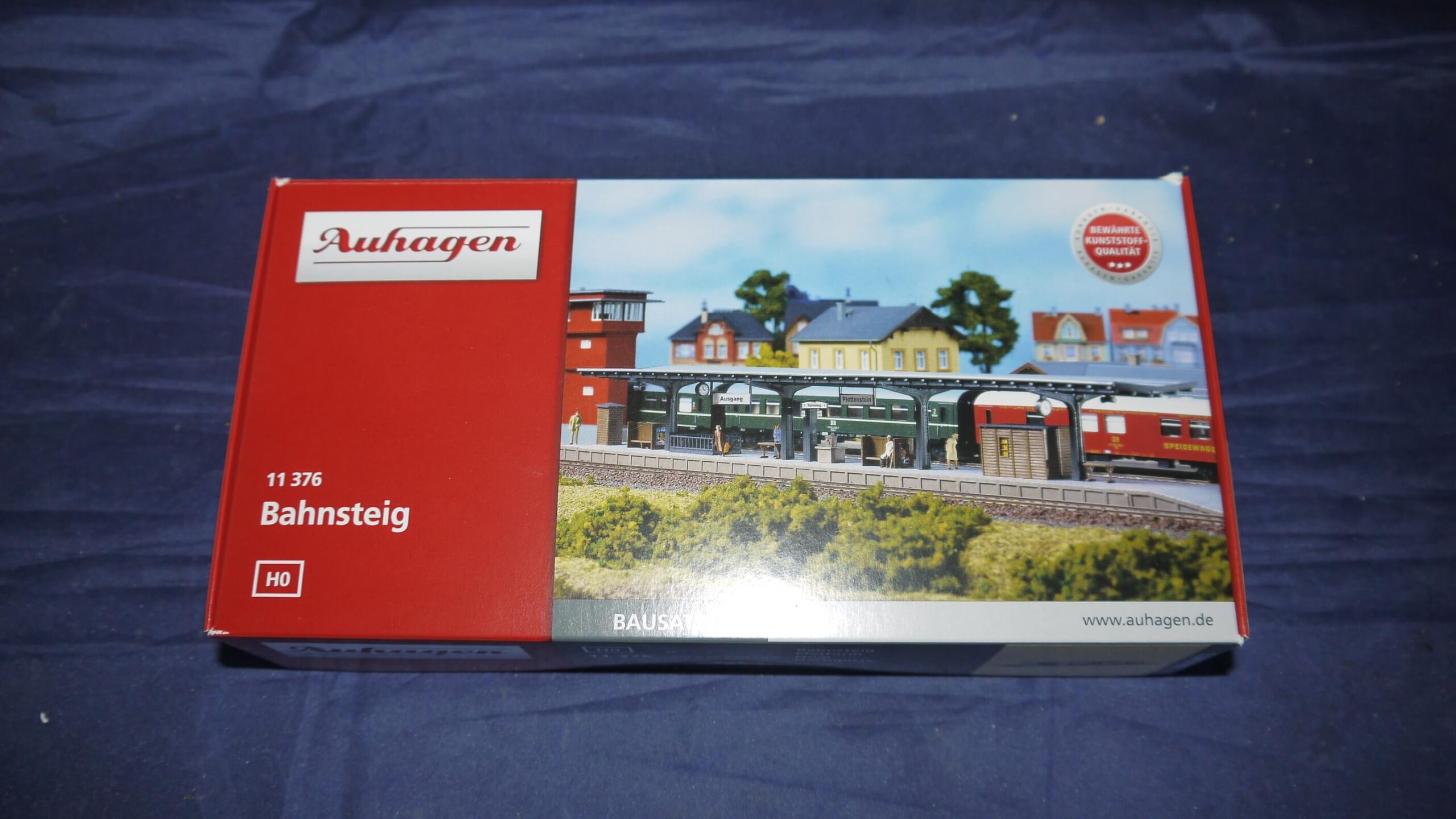 Auhagen 11376 Perron med Tag. Byggesæt Nyt i Æske 570x60c63 mm