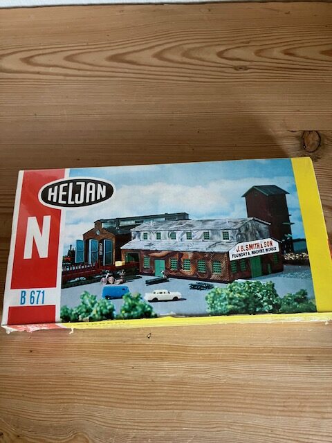 Heljan B 671  Støberi Nyt Byggesæt Spor N 16x10x7 cm.