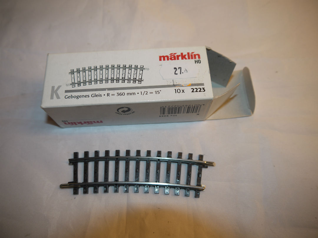 Märklin 2223 1/2 bue 1 K skinne Ny.  H0 AC. pris pr stk