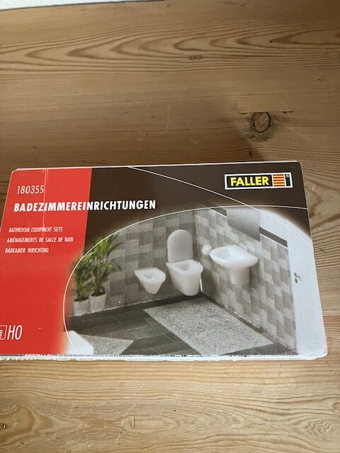 Faller 180355 Badeværelse Faciliteter, Nyt Byggesæt H0. Vejl 140 kr.