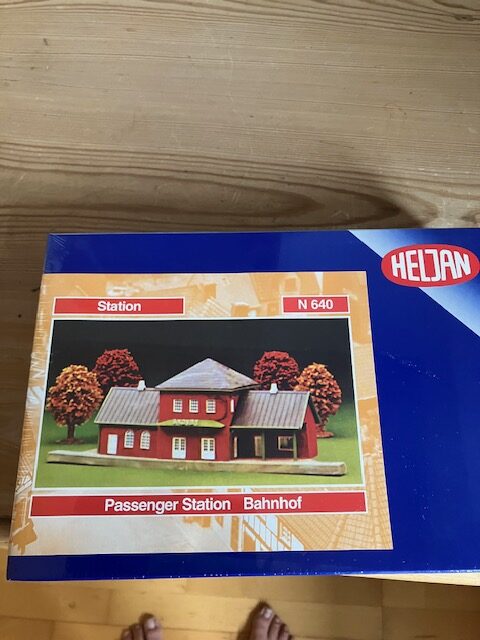 Heljan 640 Station Str N Byggesæt Nyt. 22x5x8,5 cm