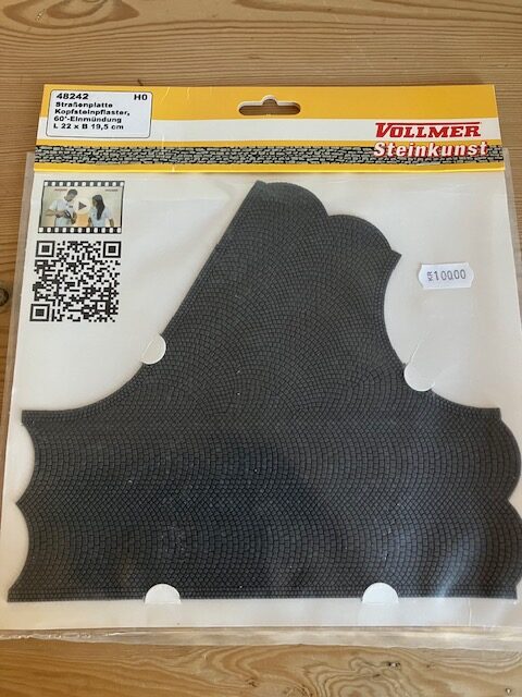 VOLLMER HO 48242 NY GADE MED 60 GRADERS KRYDSNING 22 x 19,5 cm