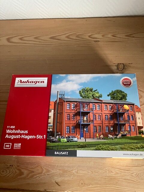 Auhagen 11450 Beboelseshus August Hagens-str 1 Byggesæt, H0.NYT