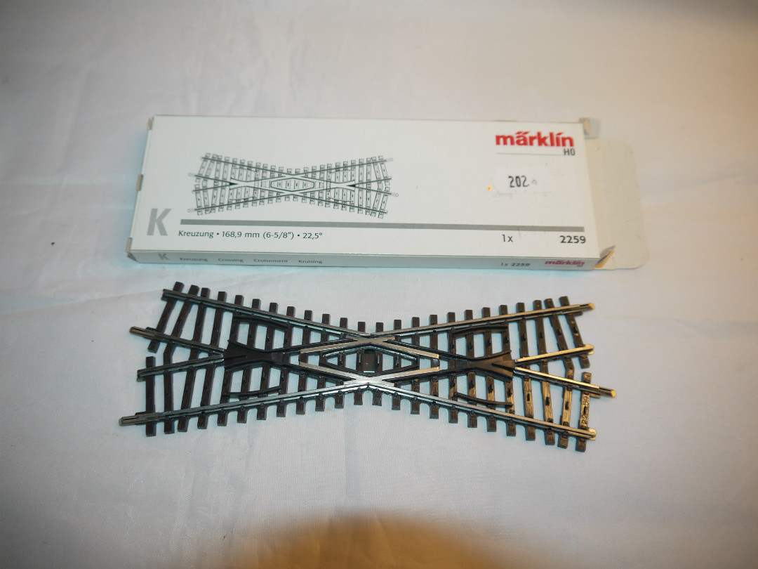 Märklin 2259 Kryds K skinner, skala H0, Slank Kryds Nyt  Vejl Pris 319 Kr