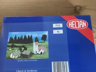 Heljan 704 Kirke og Bondehus DK Spor N Nyt Byggesæt 16x9x5 cm 11x9x6 cm