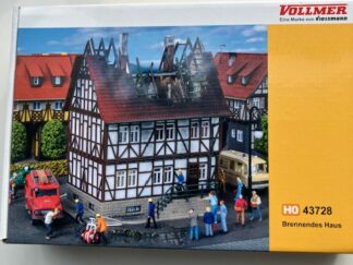 Vollmer 43728 Brændende Hus Byggesæt 12x10x14 cm  H0 Nyt