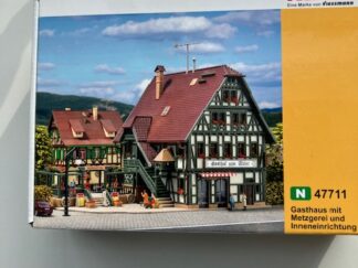 Vollmer 47711 Kro med Slagterbutik og Indretning Nyt Byggesæt Spor N