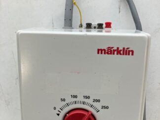 Marklin 6647 Trafo 32 VA NB Gul ledn loddet ellers OK. Brugt Kan køre med Digital tog uden dekoder Brænder af