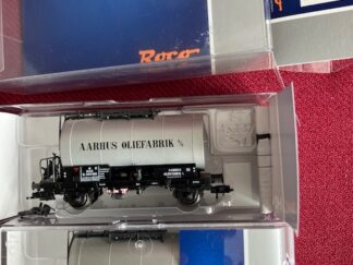 Roco 66175 2 Stk DSB Ze 503686 og 688  Århus Oliefabrik. Let brugt Som Ny.